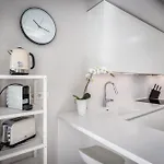 Front Line In The Edge With Sea Views Apartament