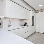Front Line In The Edge With Sea Views Apartament Estepona